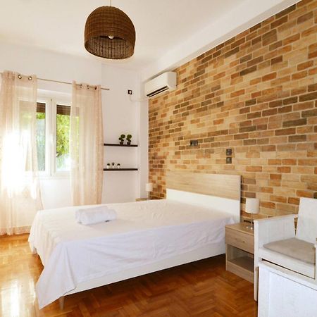 A Modern Rustic Cosy Apartment At The Foot Of Mount Lycabettus Афіни Екстер'єр фото