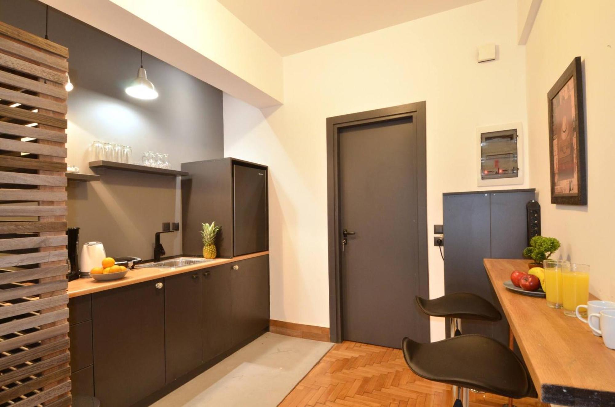 A Modern Rustic Cosy Apartment At The Foot Of Mount Lycabettus Афіни Екстер'єр фото